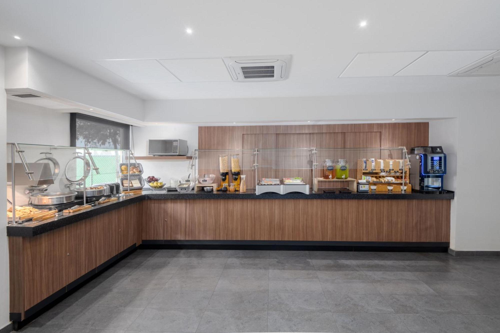 City Express By Marriott Silao Aeropuerto Exterior photo